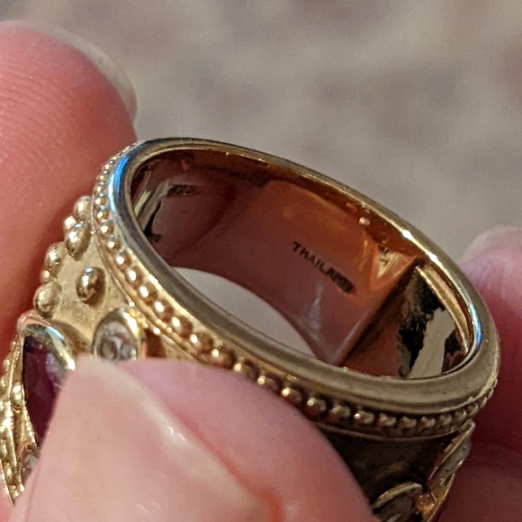 Beautiful Ring - Picture 6 of 6